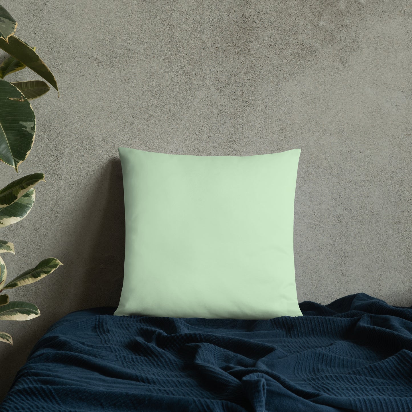 Clover Boo Basic Pillow