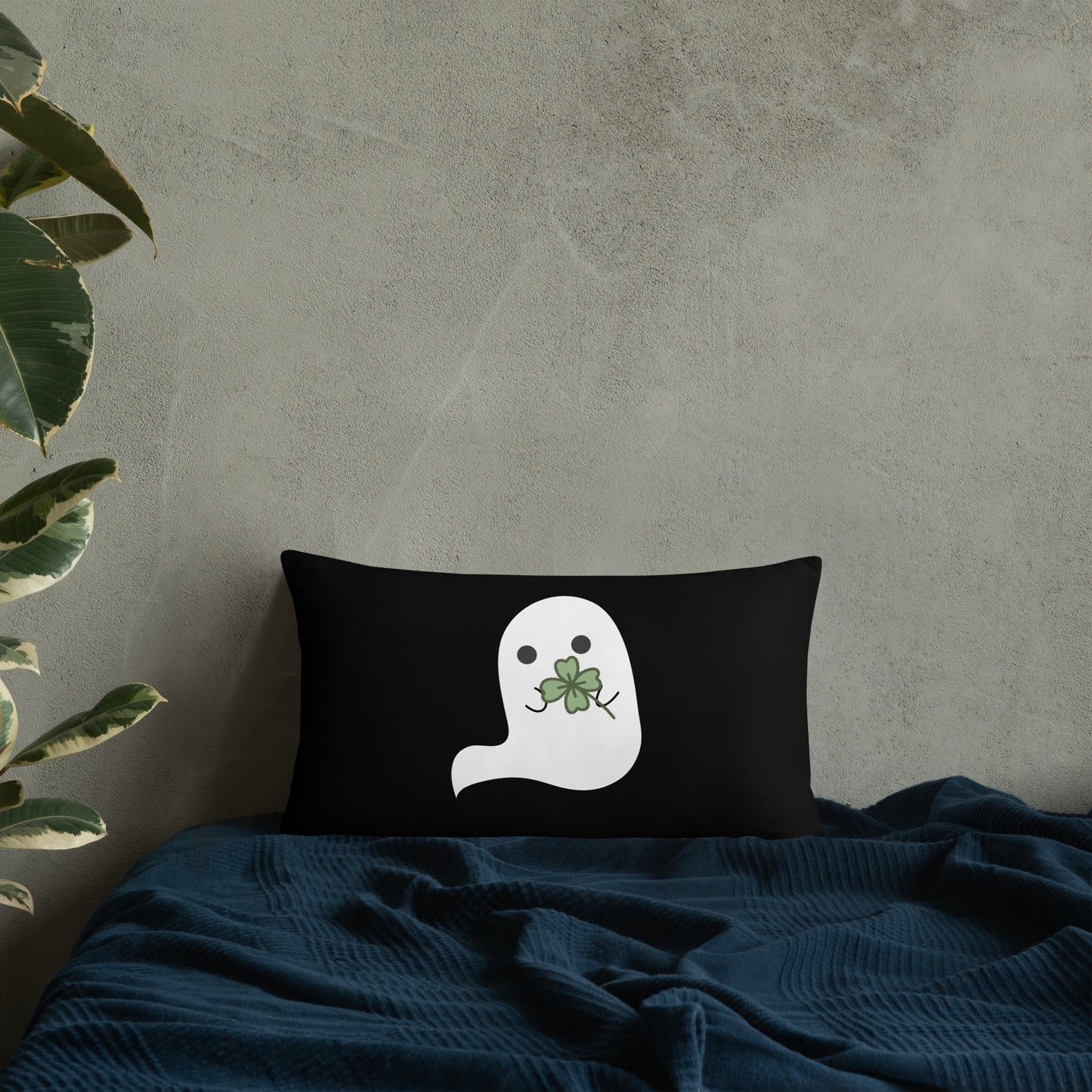 Clover Boo (black) Basic Pillow