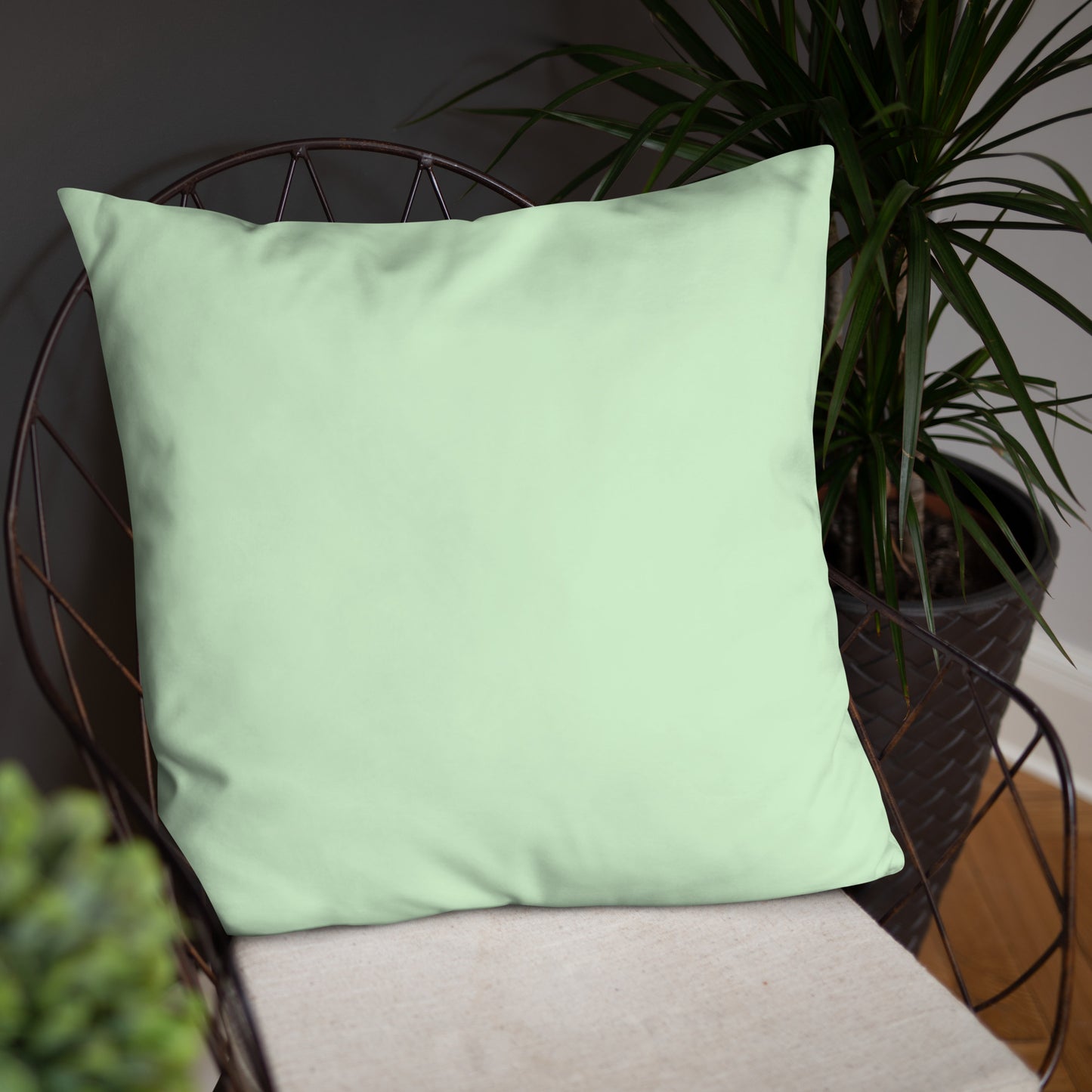 Clover Boo Basic Pillow