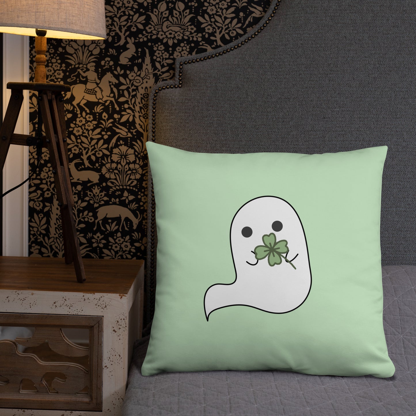 Clover Boo Basic Pillow