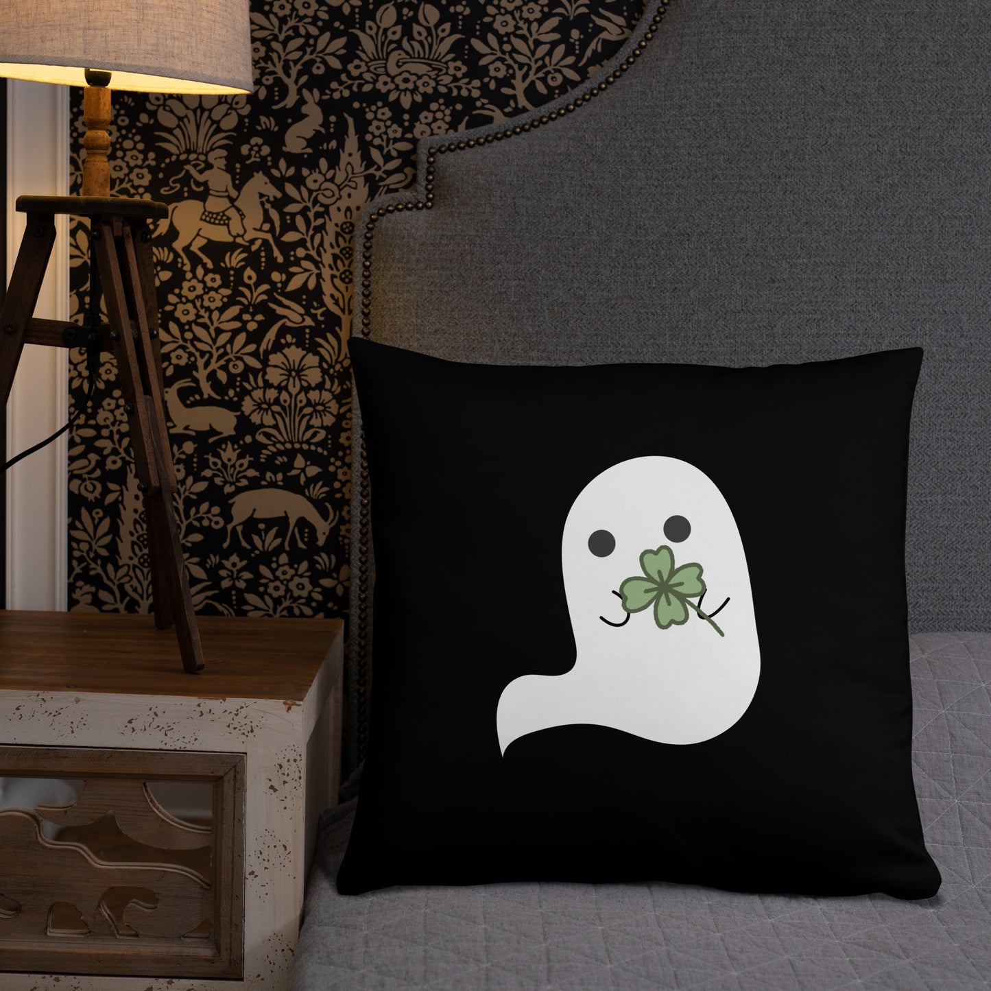 Clover Boo (black) Basic Pillow