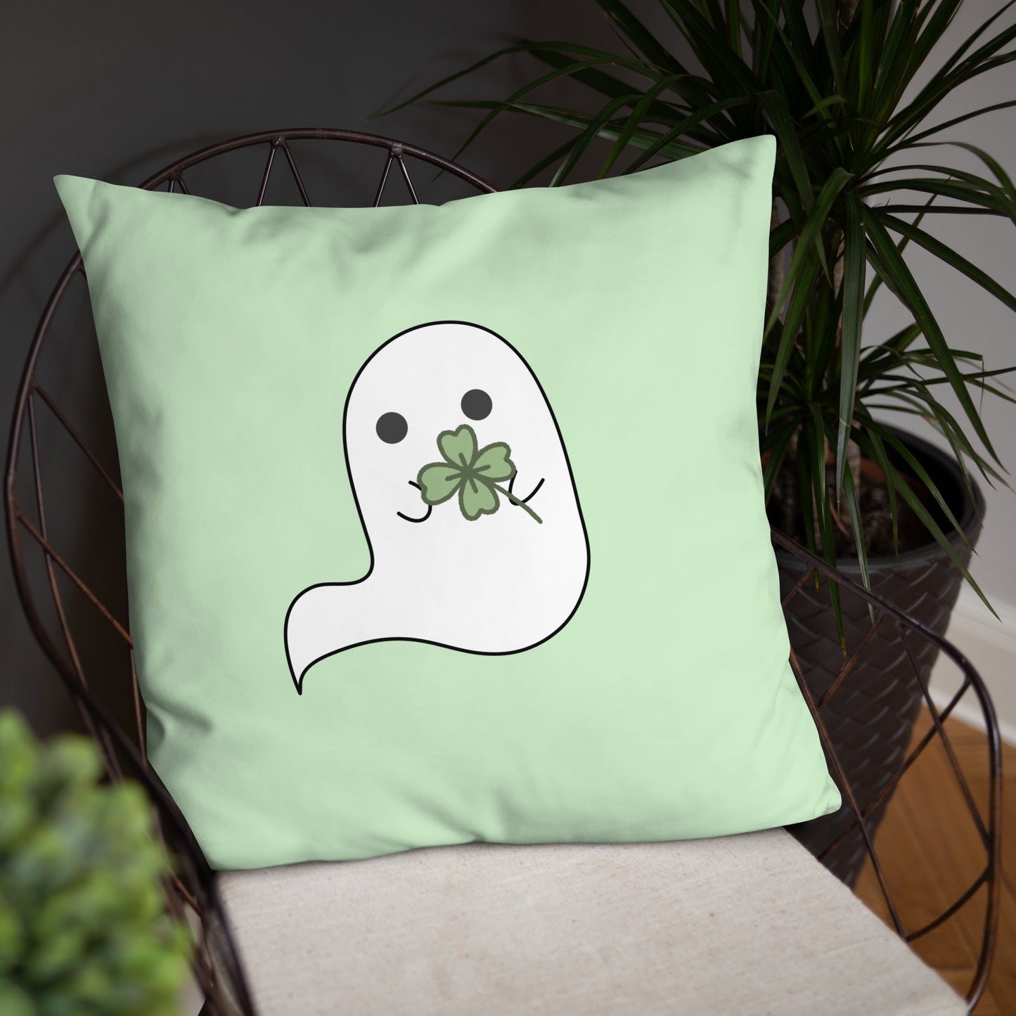 Clover Boo Basic Pillow