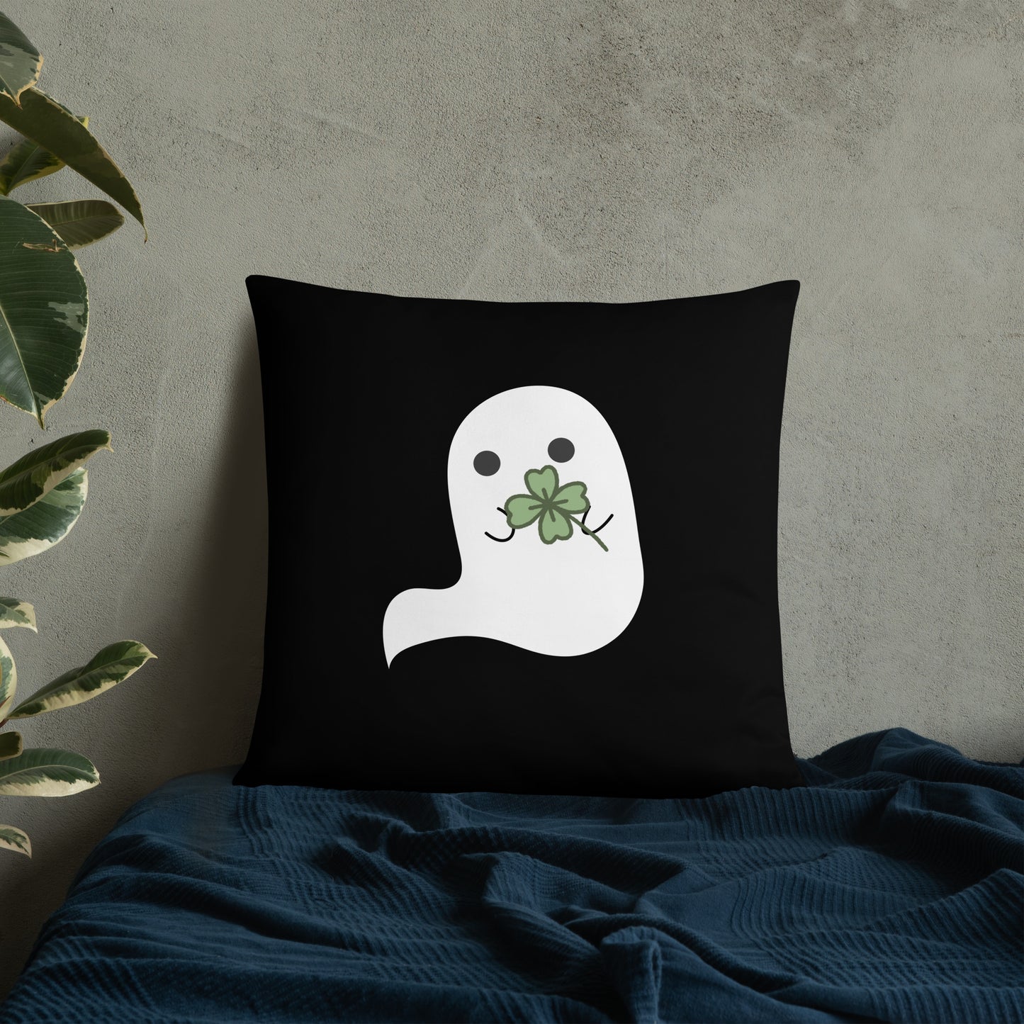 Clover Boo (black) Basic Pillow